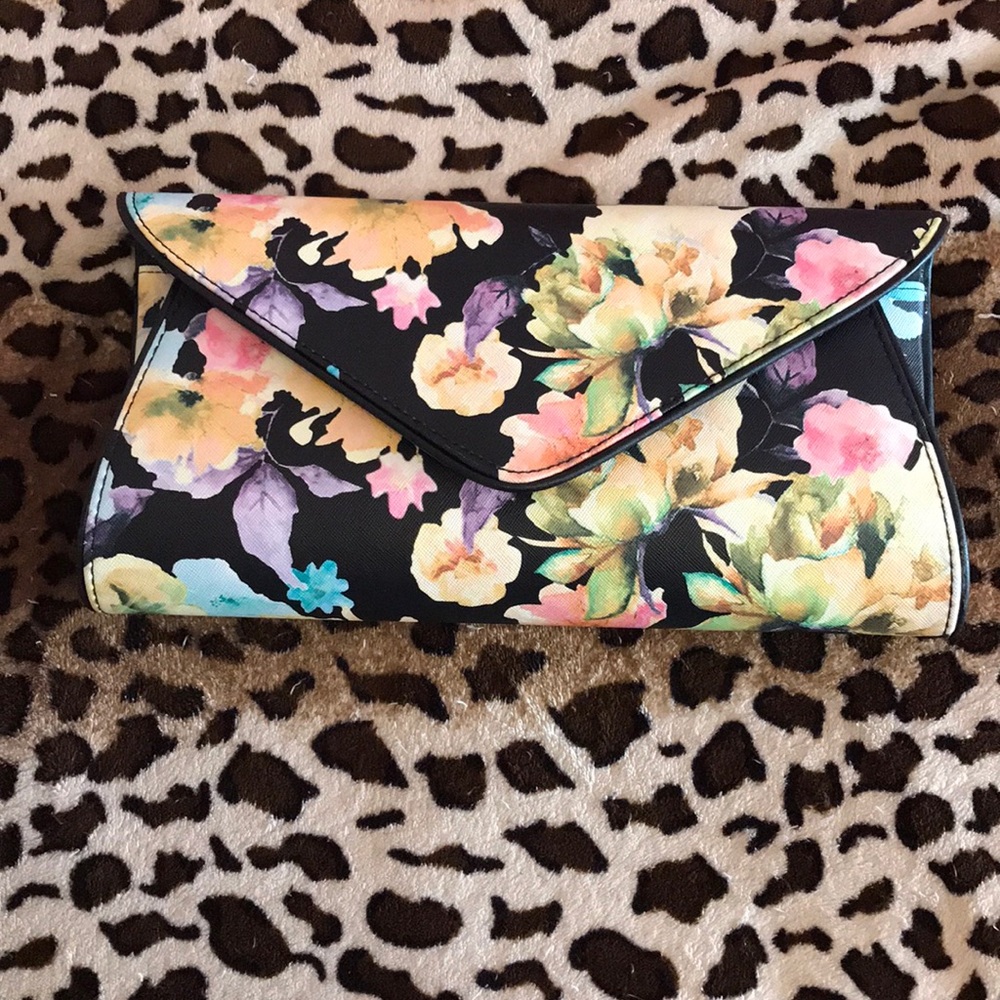 Floral print envelope clutch with chain strap!